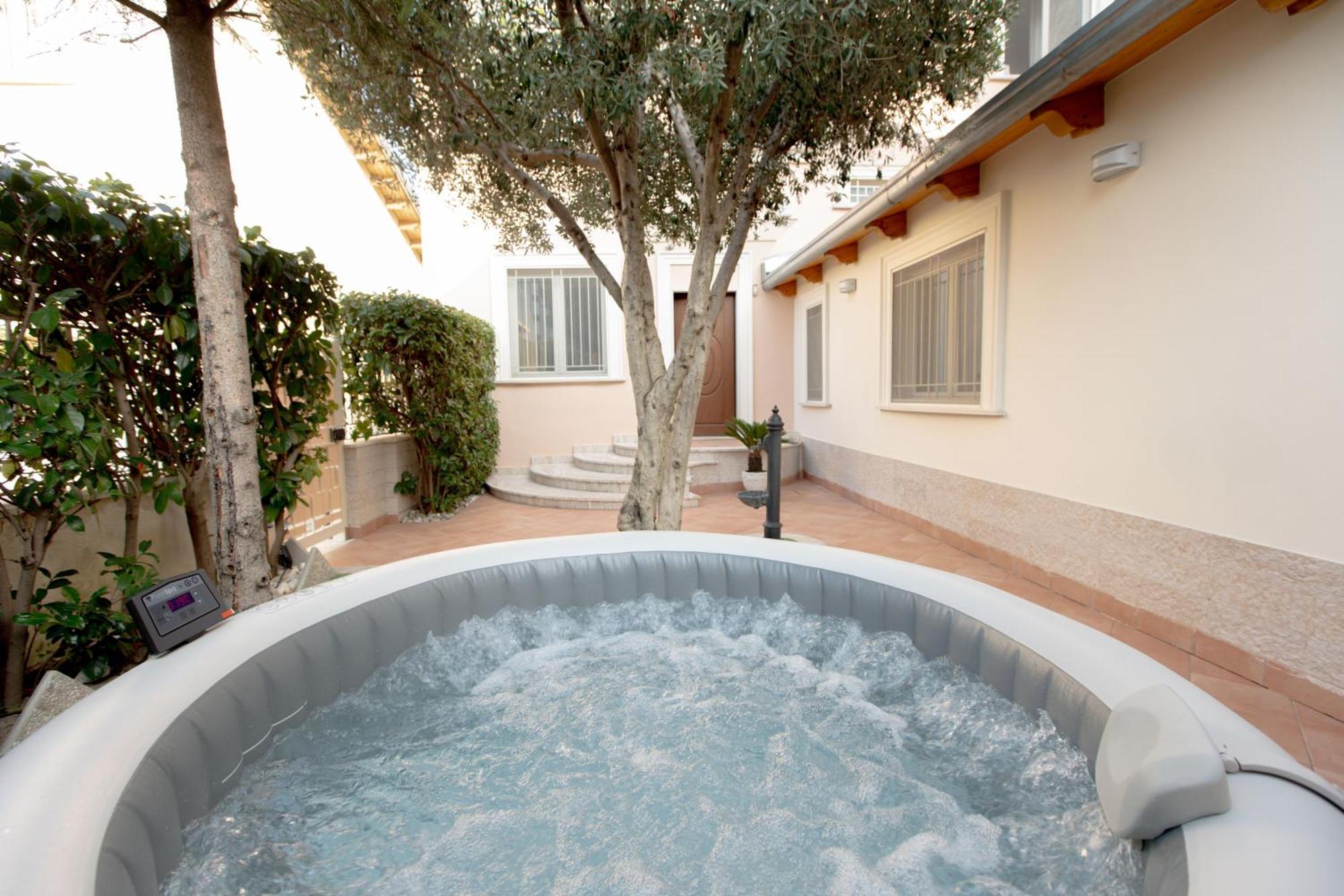 Favolosa Residenza Con Jacuzzi Санта-Марія-Капуа-Ветере Екстер'єр фото